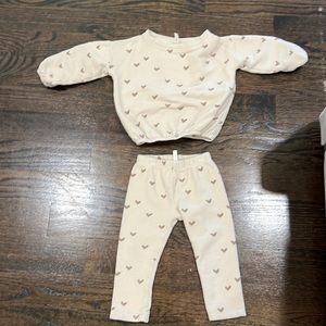 Rylee and Cru spongey knit heart set